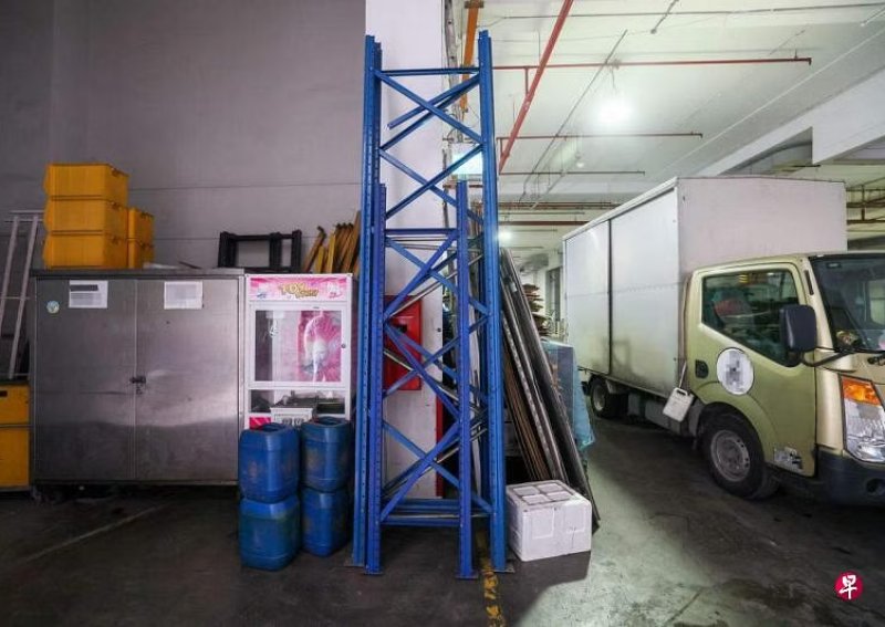 Neighbour used hammers to hit his lorry