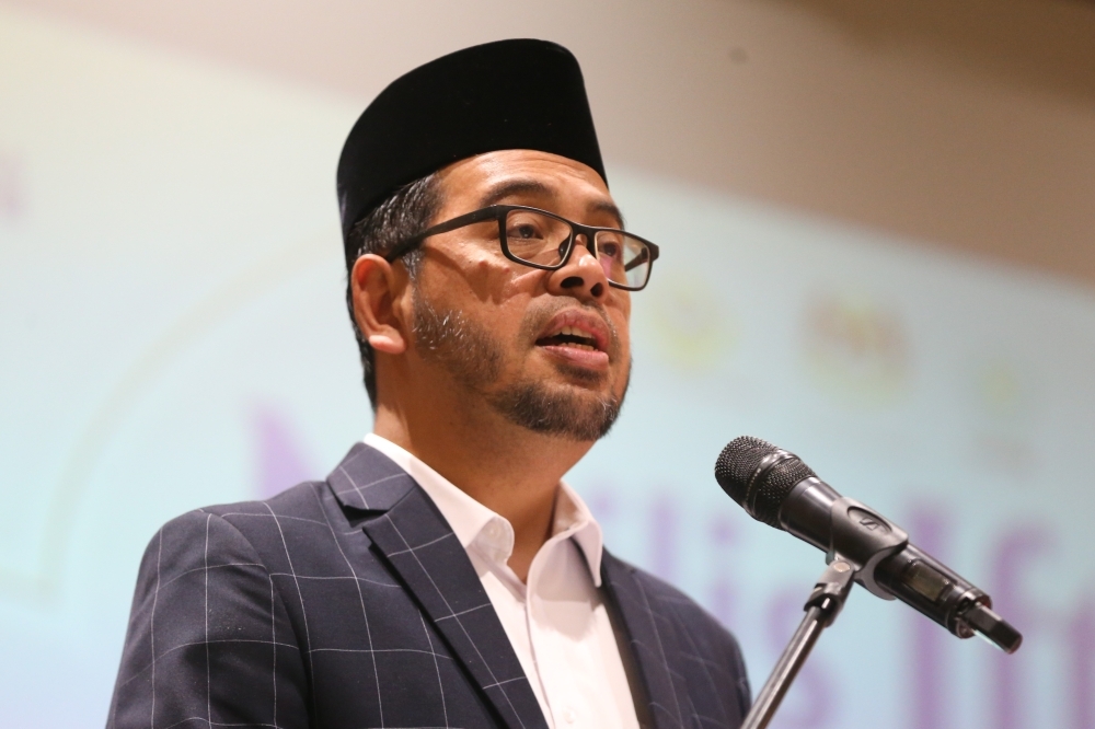 Religious authorities will examine complaints about loudspeaker noise at the mosque in KL